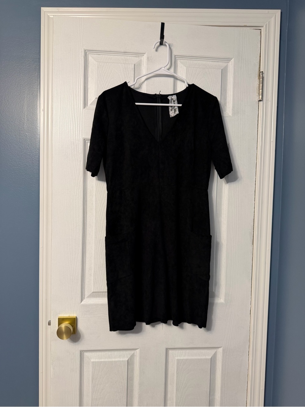 Sadie & Sage faux suede black blocky dress with neck and front pockets size medi